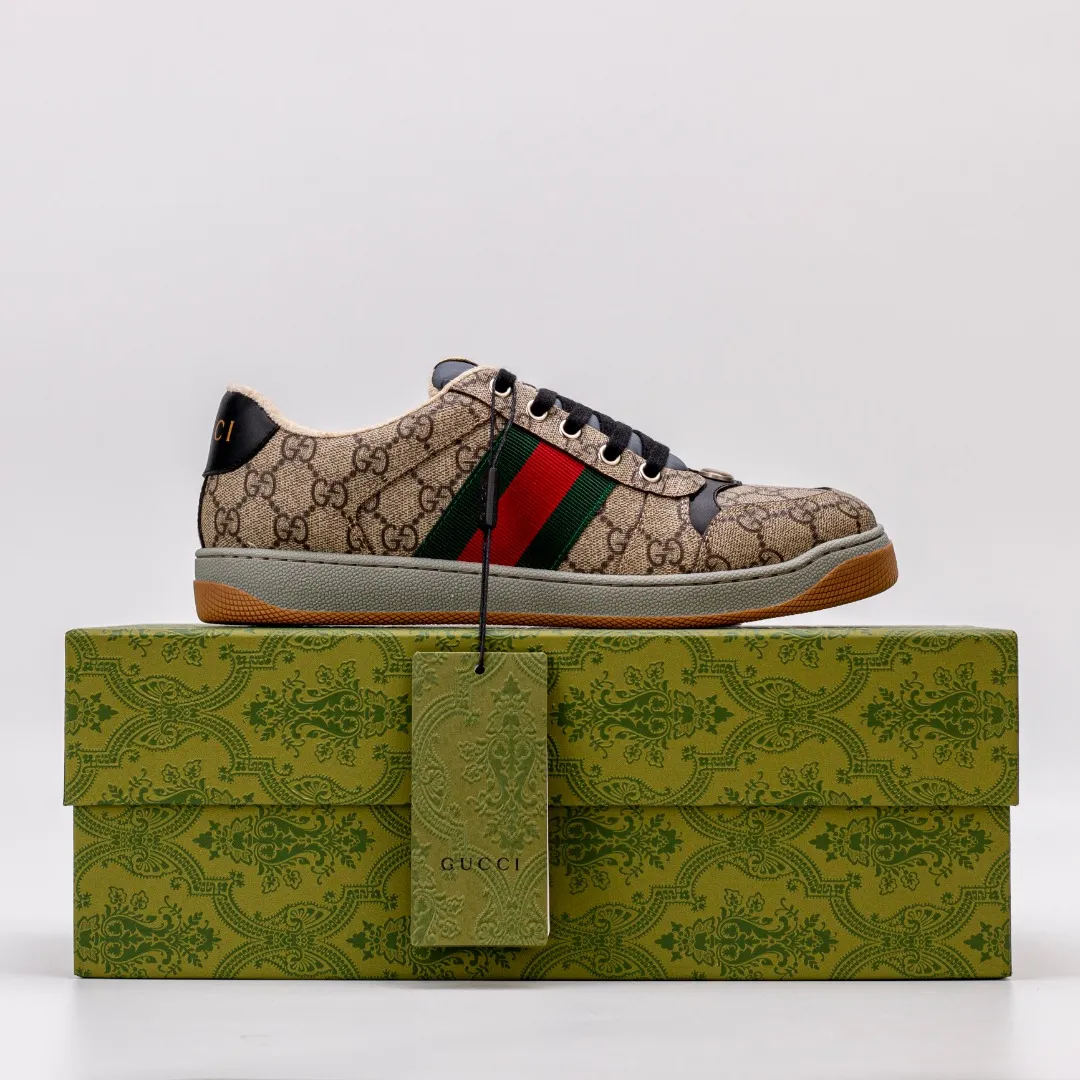 Factory price 580 [Higher version] GUCCI casual sports distressed small dirty shoes, polished cowhide fabric, hand-made distressed effect!  Original terry cloth, delicate, soft, comfortable and breathable. Privately molded steel-stamped two-color original TPU outsole (lower layer is wider, upper layer is narrower) to differentiate the wrong version of the outsole in the market. Fabric, material, outsole, detail comparison SIZE: 34-41, 38-45 regular size (women's 34, 41, men's 38, 45 customized, non-returnable and non-exchangeable) (women's colors and men's models need to be customized)